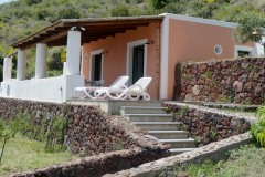 Orizzonte Relais, typical Aeolian houses in Salina