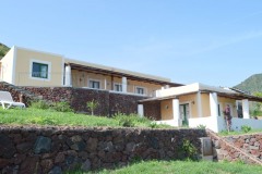 Orizzonte Relais, typical Aeolian houses in Salina